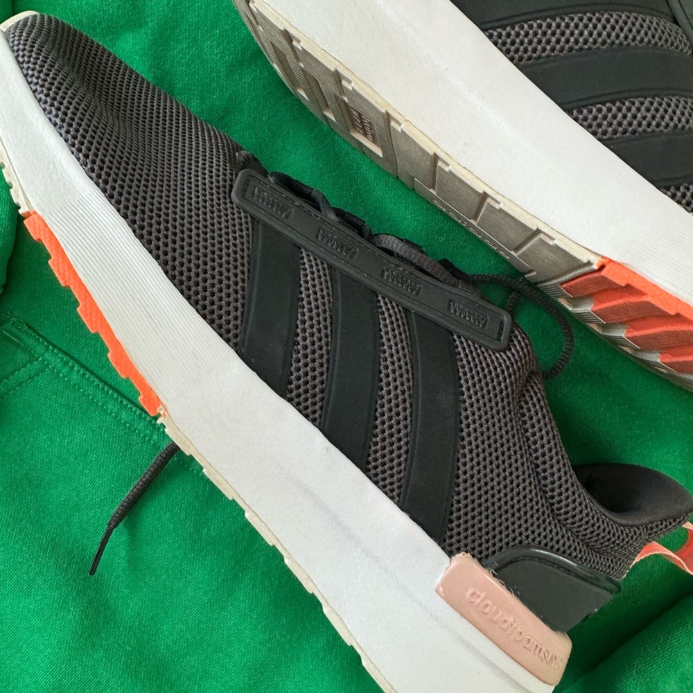 WMNS) adidas Racer TR21 'Carbon Vapour Pink' H00654 size 9 1/2 (9.5) almost new! - Picture 16 of 16